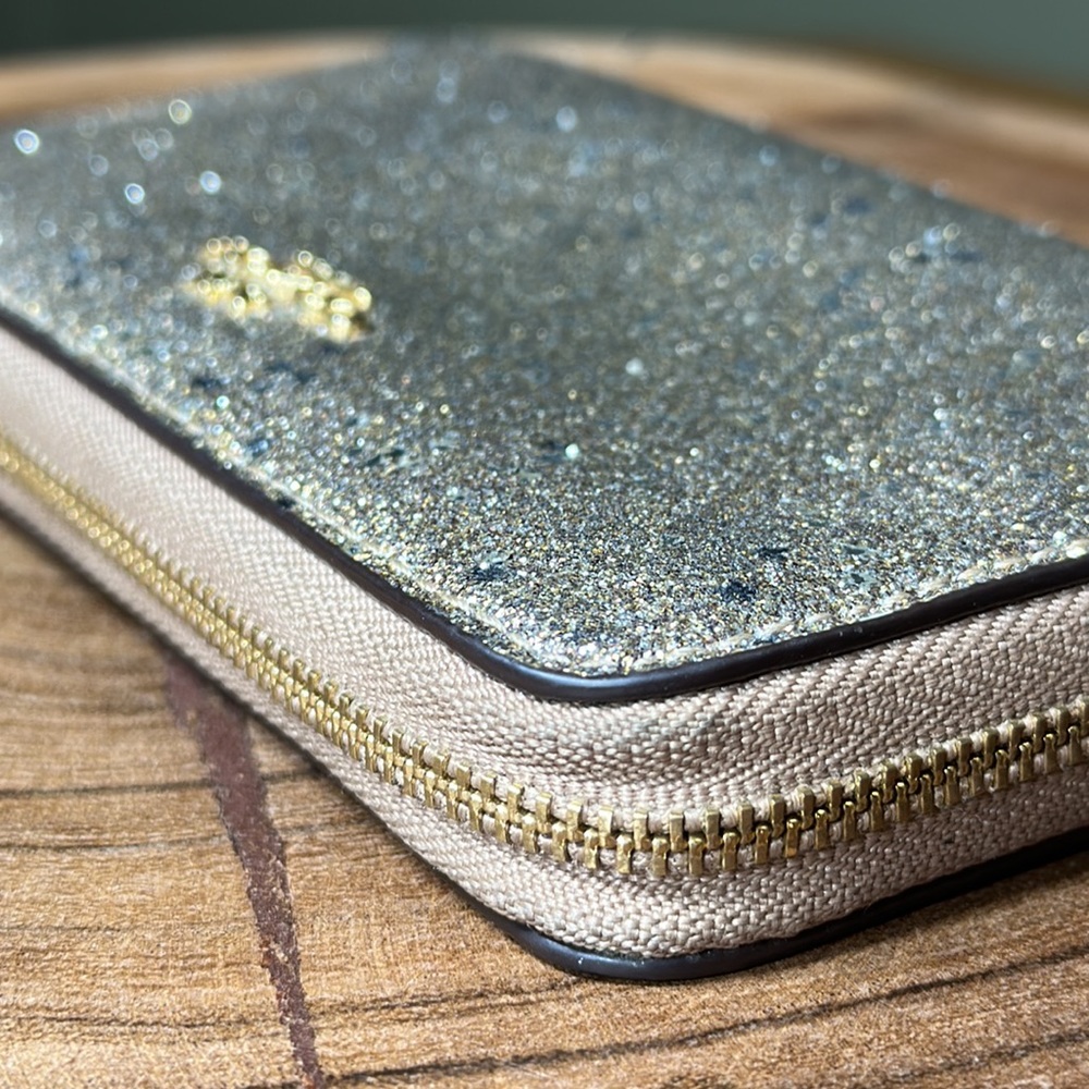 *HTF* COACH Gold Star Glitter Phone Wallet - Picture 8 of 17